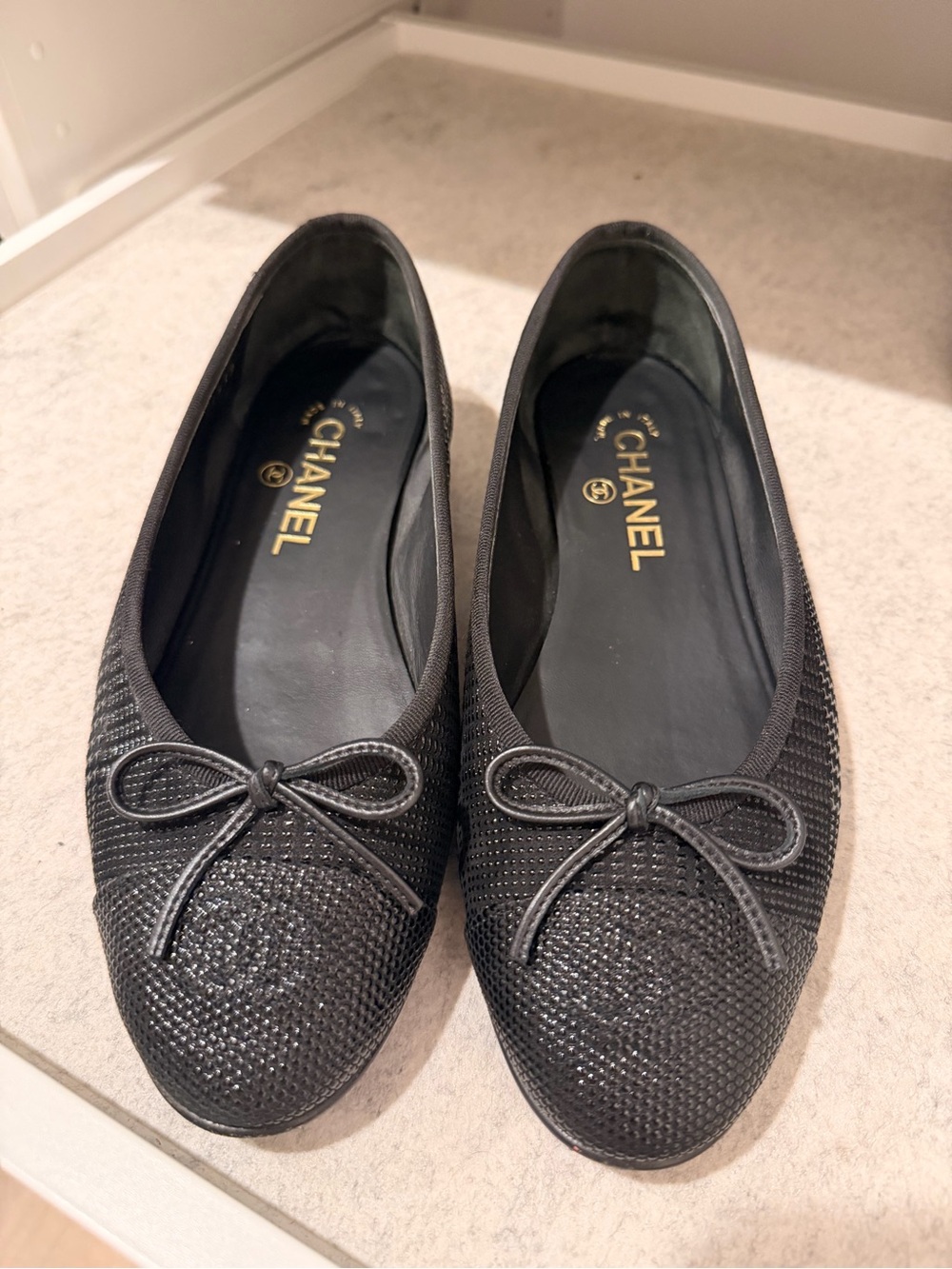 Chanel Black Patent Ballet Flats 37.5 C